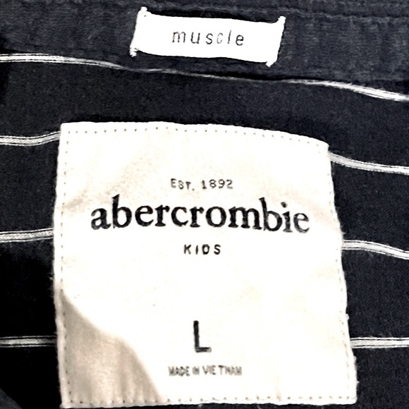 Abercrombie & Fitch navy blue striped Henley • Kid • - Picture 3 of 5